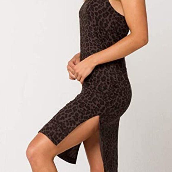 Women's Dress - Picture 2 of 9